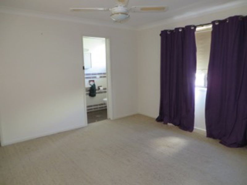 2 Macintosh Place, Wagga Wagga NSW 2650