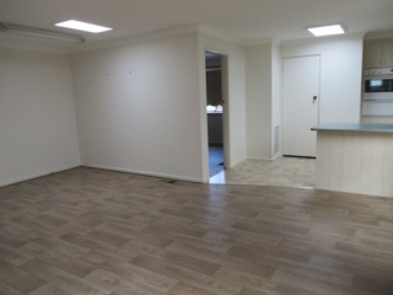 2 Macintosh Place, Wagga Wagga NSW 2650