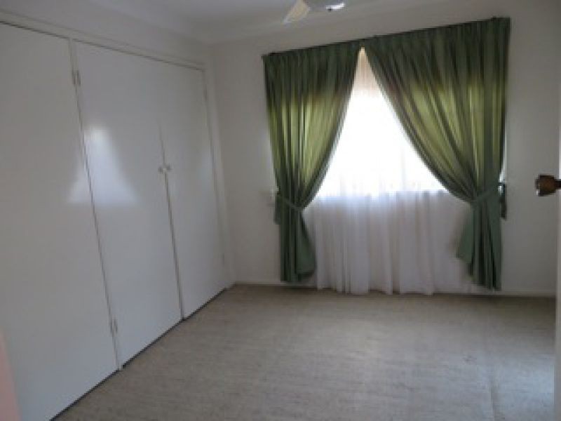 2 Macintosh Place, Wagga Wagga NSW 2650