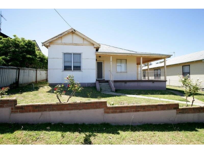 60 Commins Street, Junee NSW 2663