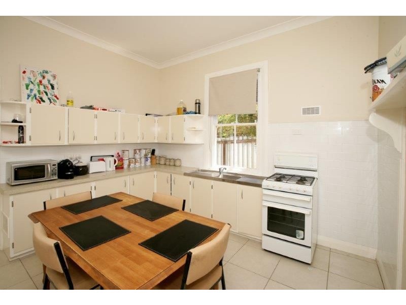 60 Commins Street, Junee NSW 2663