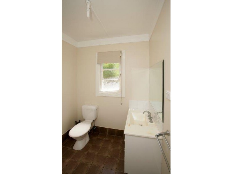 60 Commins Street, Junee NSW 2663