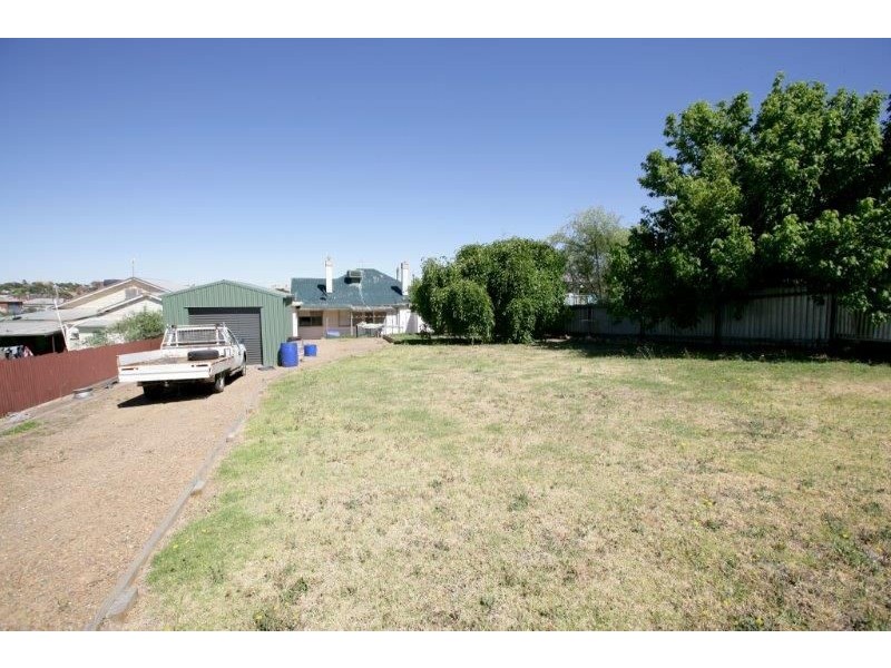 60 Commins Street, Junee NSW 2663