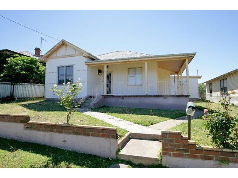 60 Commins Street, Junee NSW 2663