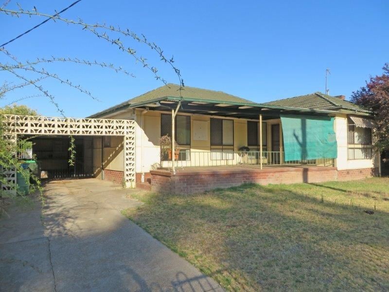 73 Zeigler Ave, Kooringal NSW 2650