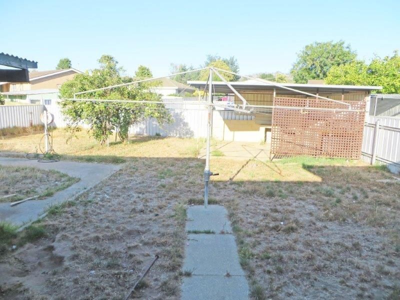 73 Zeigler Ave, Kooringal NSW 2650