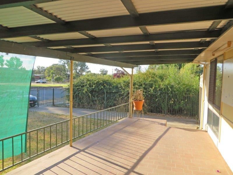 73 Zeigler Ave, Kooringal NSW 2650