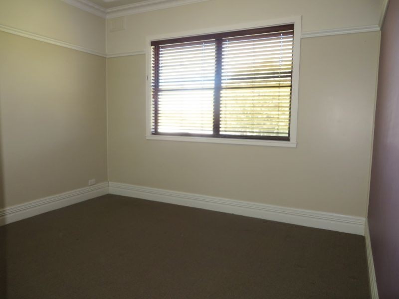 10 Lillian Street, Junee NSW 2663