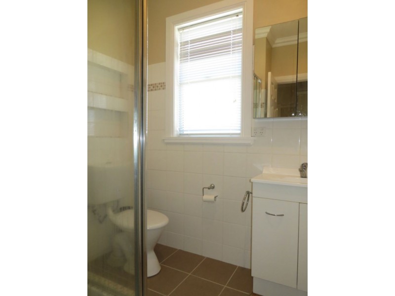 10 Lillian Street, Junee NSW 2663