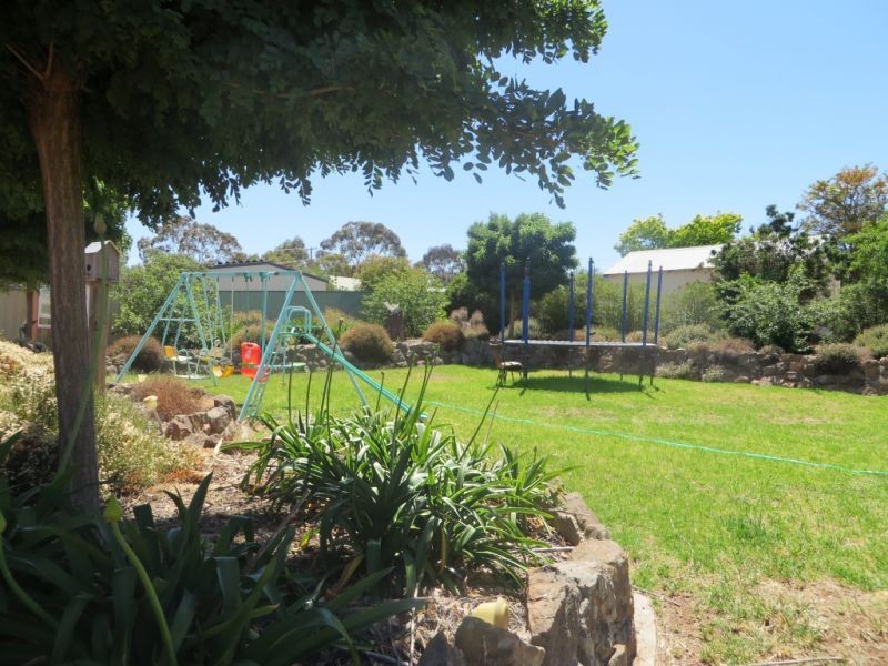 10 Lillian Street, Junee NSW 2663