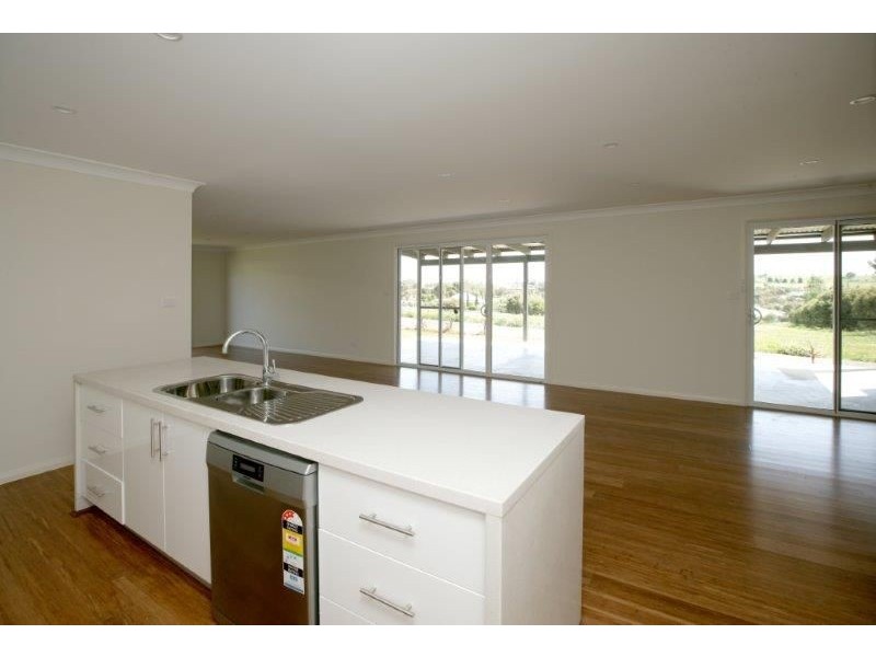6 Vaughan Street, Junee NSW 2663