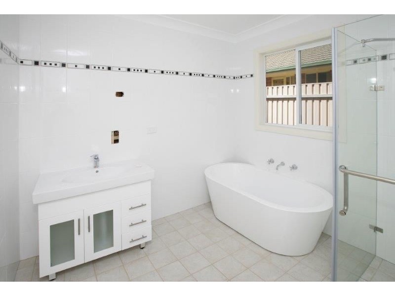 6 Vaughan Street, Junee NSW 2663