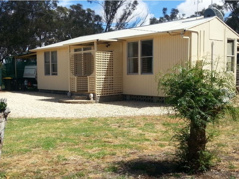 3 Elbe Street, Milbrulong NSW 2656