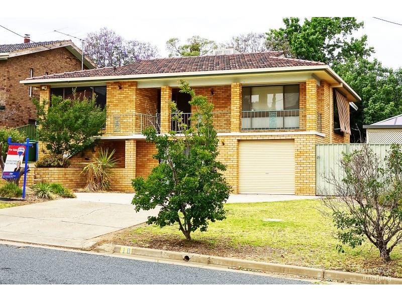 18 Sherwood Avenue, Kooringal NSW 2650