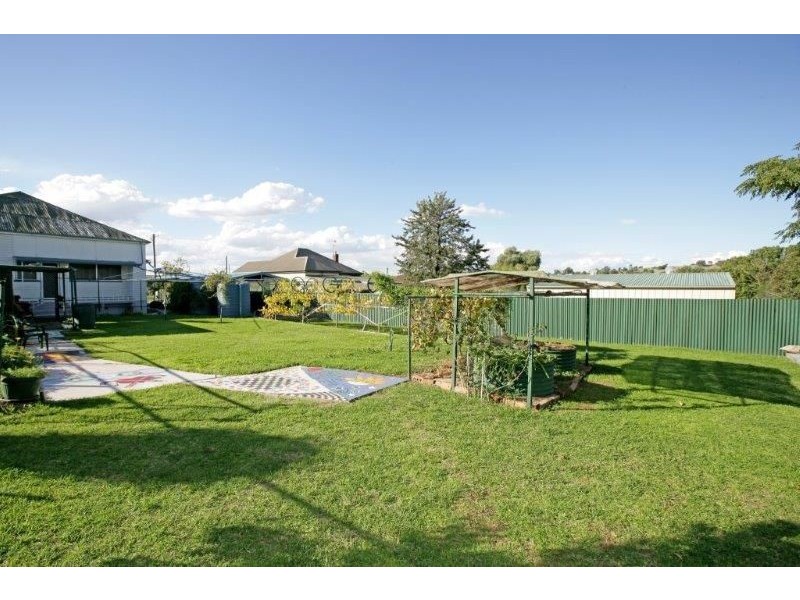 8 Wardle St, Junee NSW 2663