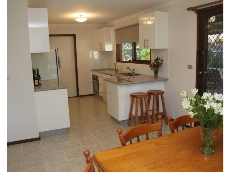 3 Oleander Crescent, Lake Albert NSW 2650