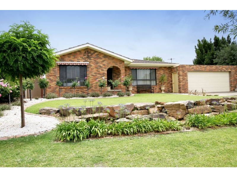 19 Gunn Drive, Estella NSW 2650