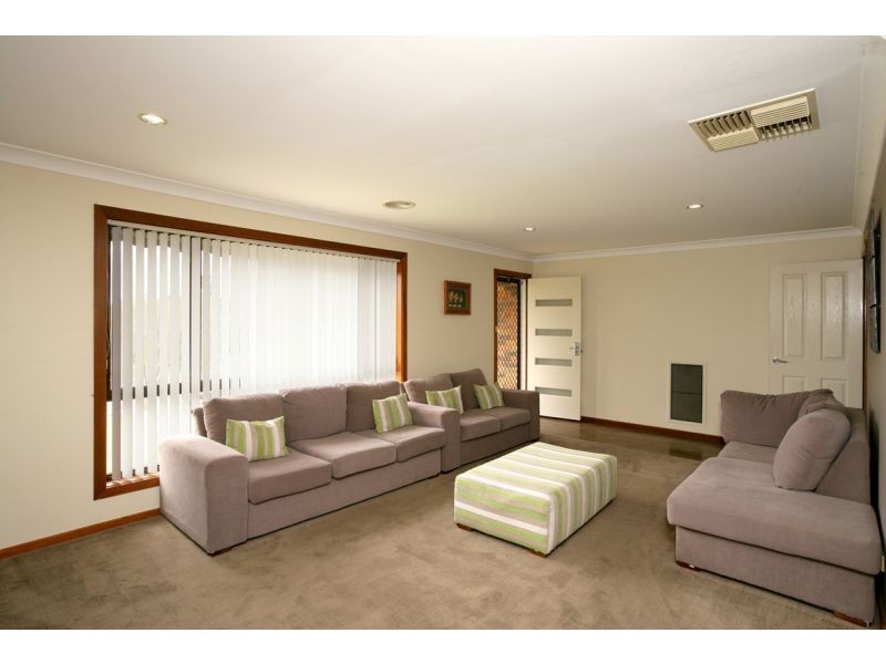 19 Gunn Drive, Estella NSW 2650