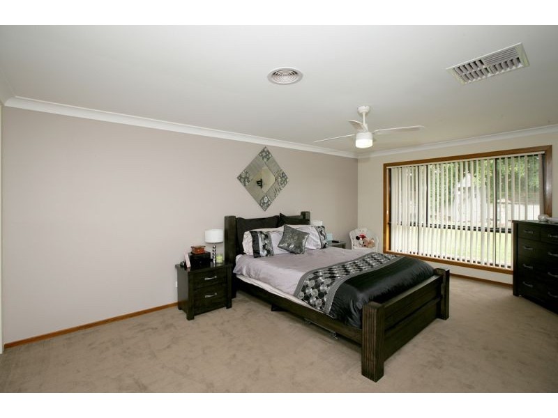 19 Gunn Drive, Estella NSW 2650