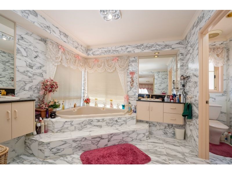 4 Gibbes Close, Wagga Wagga NSW 2650