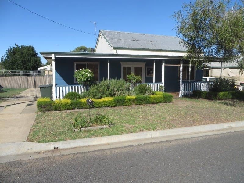 47 Junction St, Junee NSW 2663