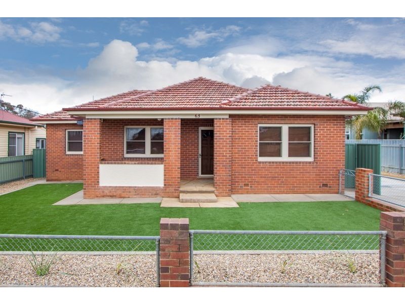 1&2/63 Bourke Street, Turvey Park NSW 2650