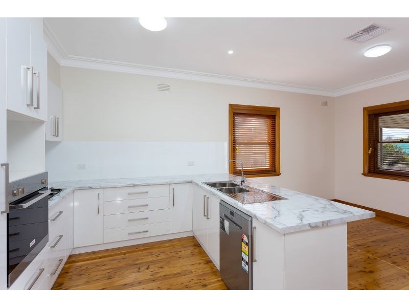 1&2/63 Bourke Street, Turvey Park NSW 2650