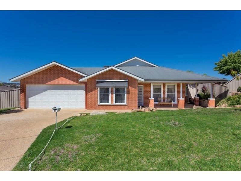 4 Fisher Place, Lloyd NSW 2650