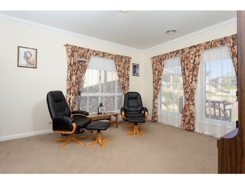 4 Fisher Place, Lloyd NSW 2650