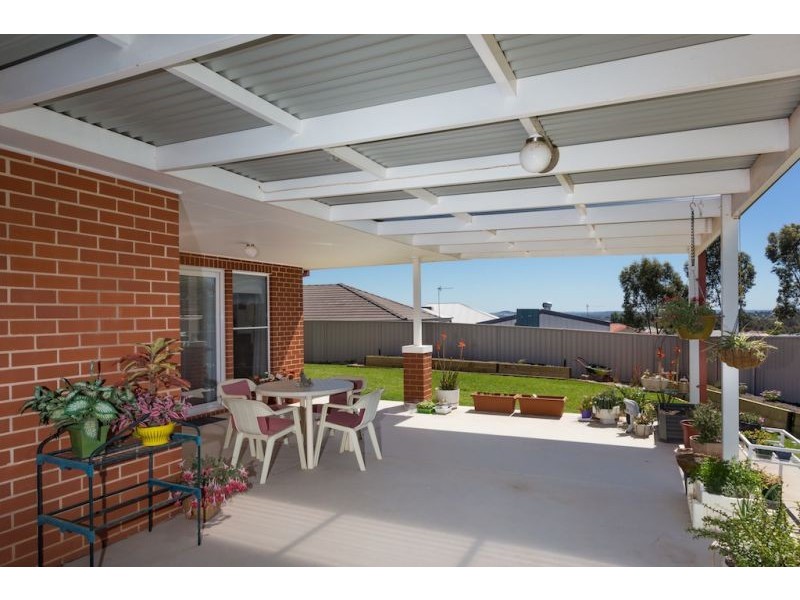 4 Fisher Place, Lloyd NSW 2650