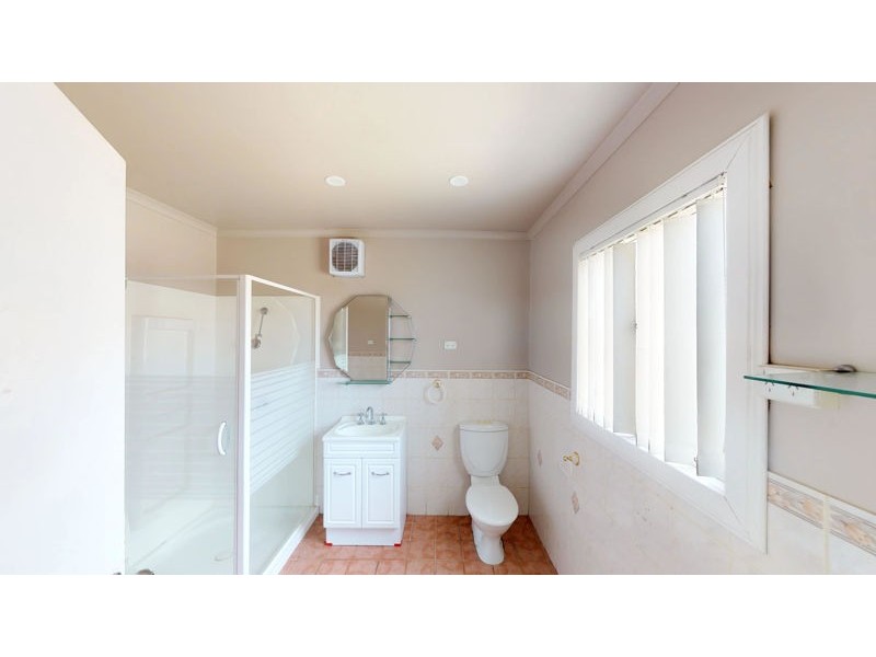 9 Earl St, Junee NSW 2663