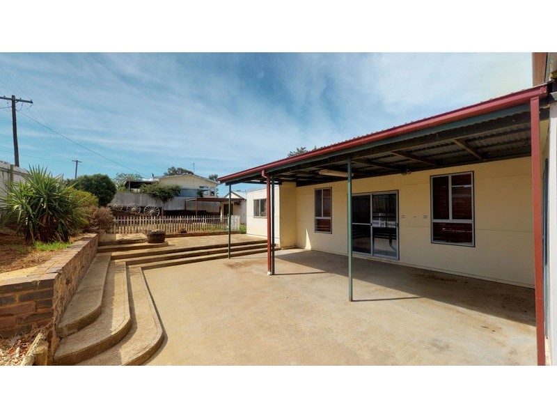 9 Earl St, Junee NSW 2663