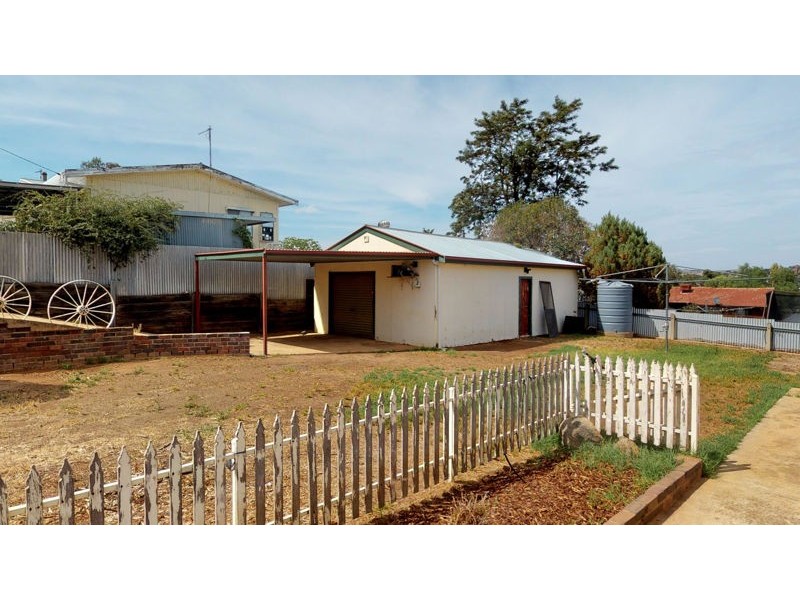 9 Earl St, Junee NSW 2663