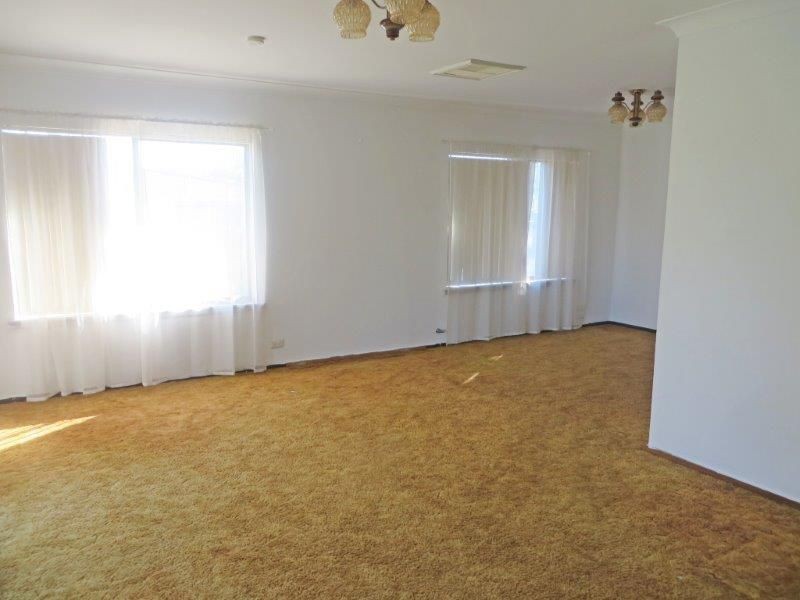 10 Broadway Street, Junee NSW 2663