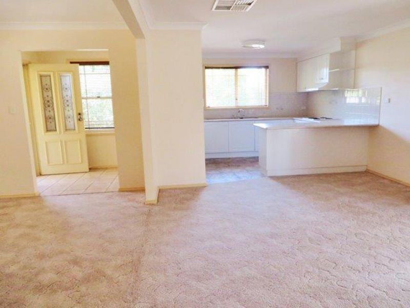 1/14 Derwent St, Tatton NSW 2650