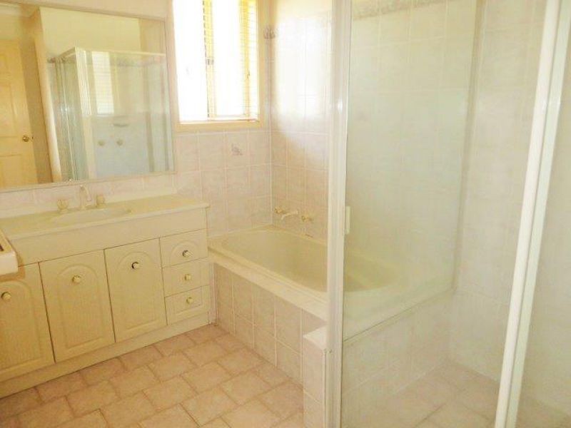 1/14 Derwent St, Tatton NSW 2650