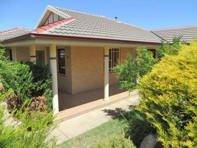 1/14 Derwent St, Tatton NSW 2650