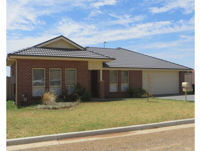 1 Johnston Street, Junee NSW 2663