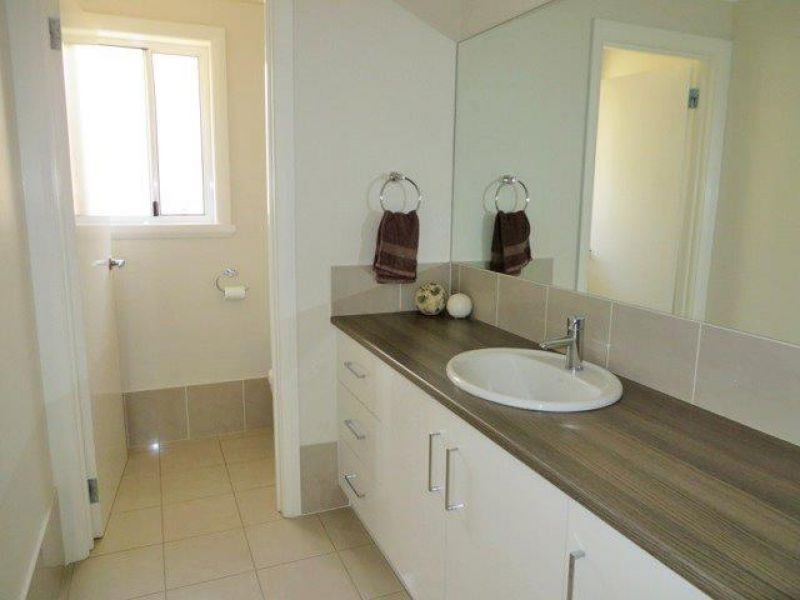 1/30 Osterley St, Bourkelands NSW 2650