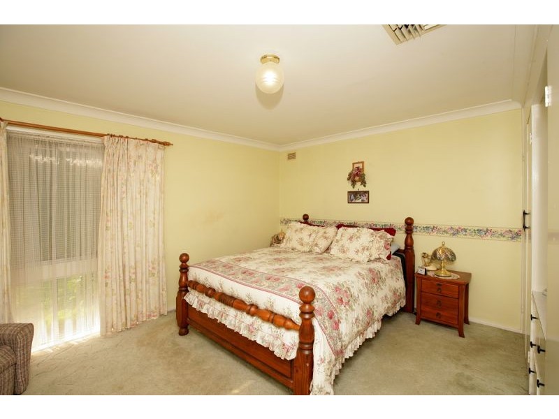 15 Moran Street, Tolland NSW 2650