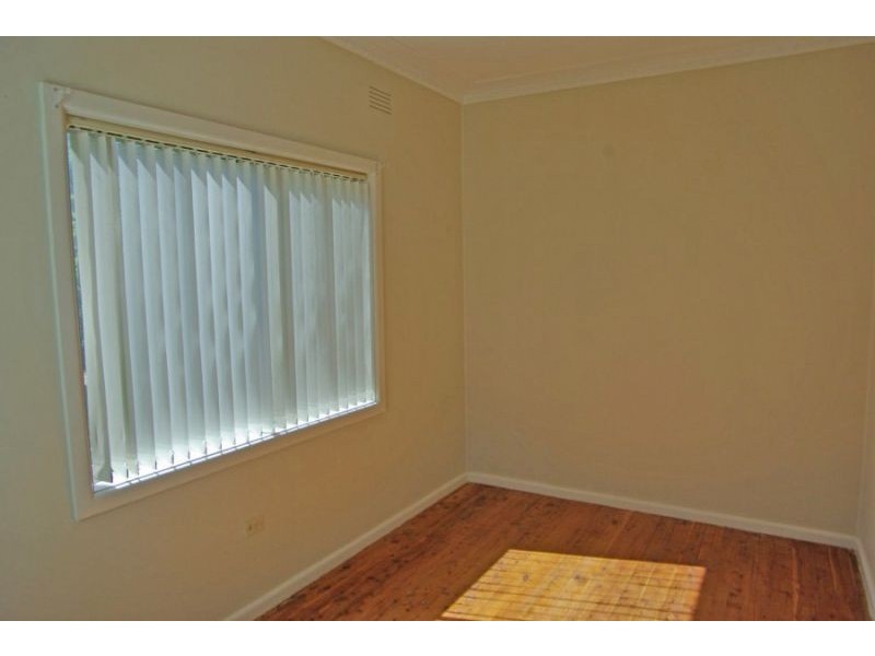 11 Golf Ave, Junee NSW 2663