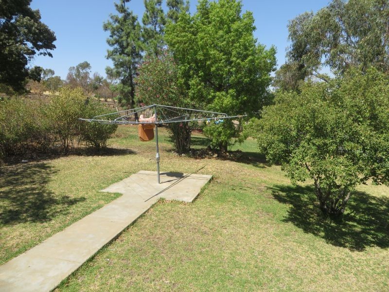 11 Golf Ave, Junee NSW 2663