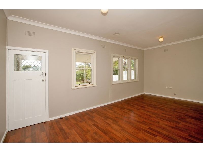 217 Gurwood St, Wagga Wagga NSW 2650