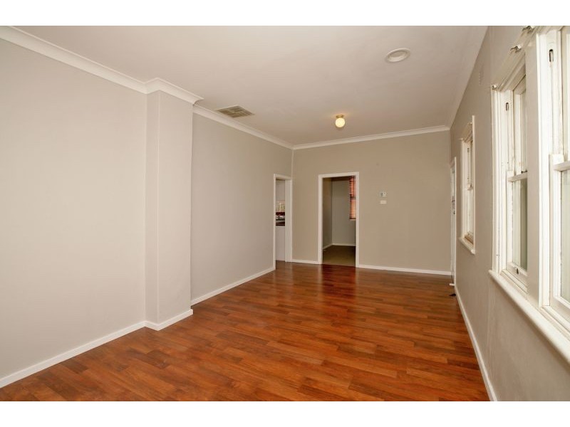 217 Gurwood St, Wagga Wagga NSW 2650