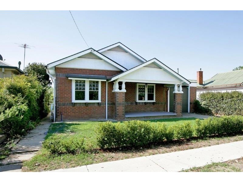 217 Gurwood St, Wagga Wagga NSW 2650