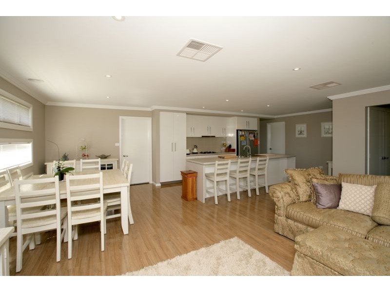 69 Strickland Drive, Boorooma NSW 2650