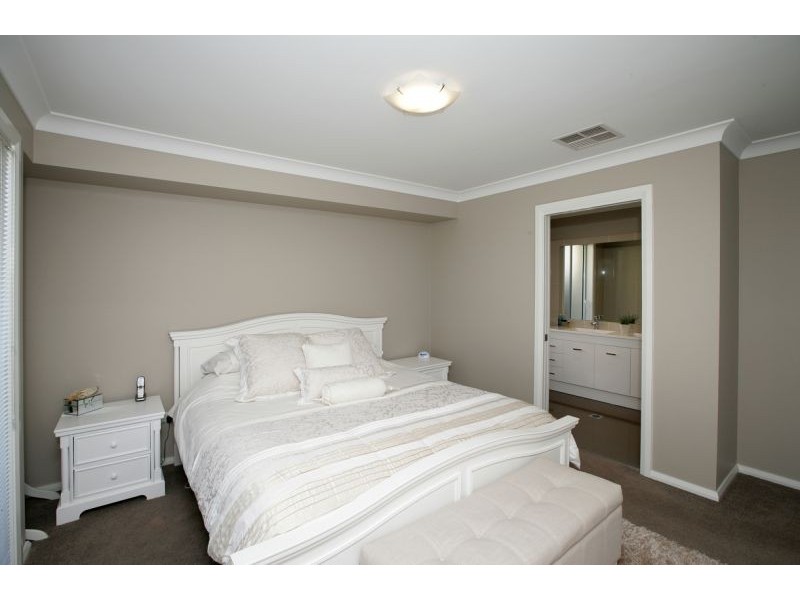 69 Strickland Drive, Boorooma NSW 2650