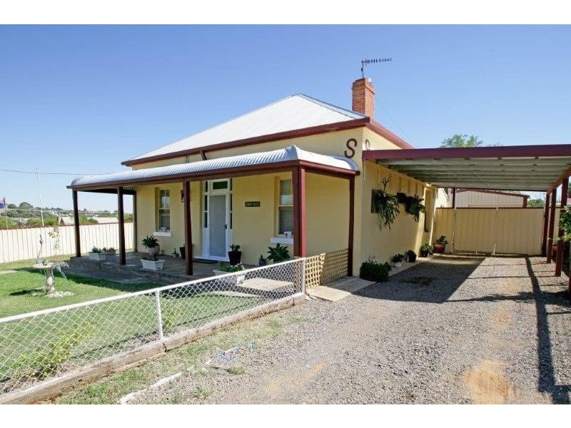 30 William St, Junee NSW 2663