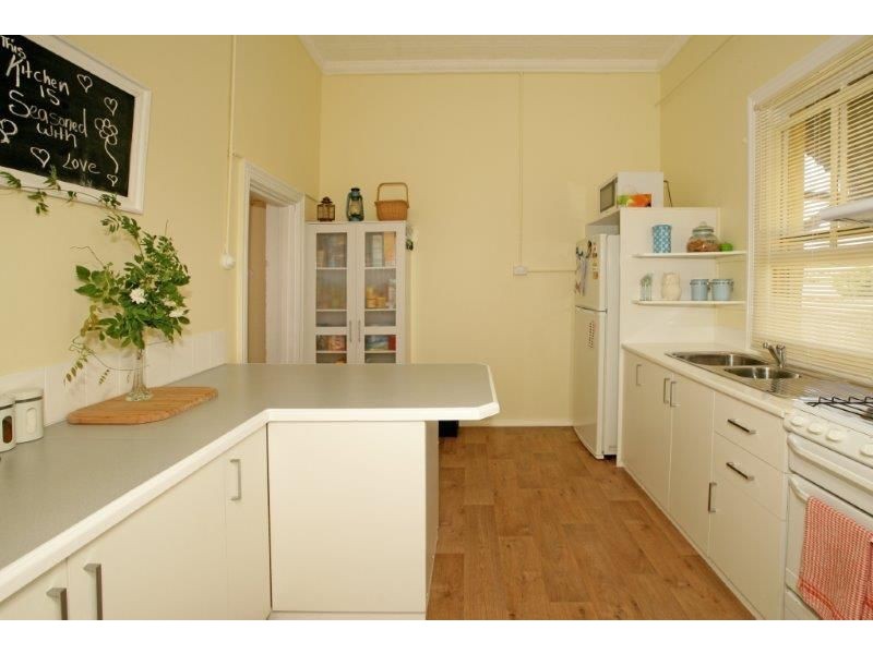30 William St, Junee NSW 2663