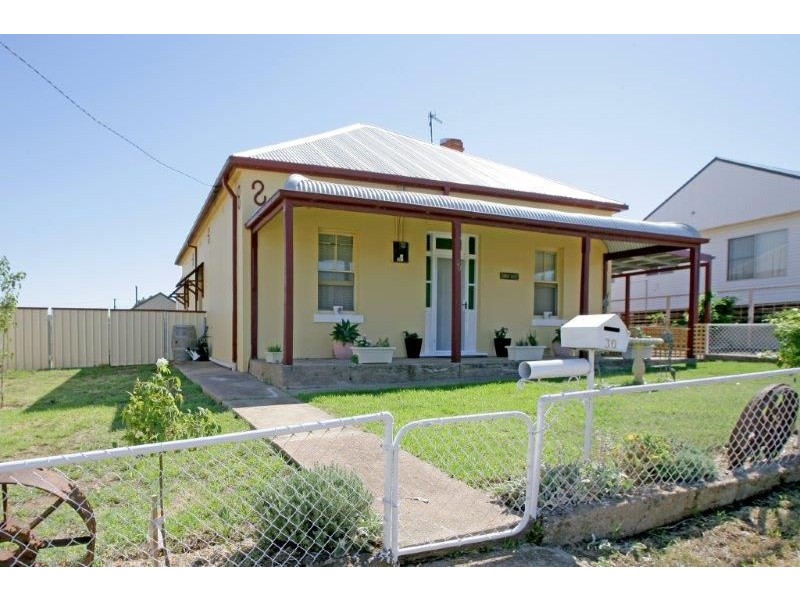 30 William St, Junee NSW 2663